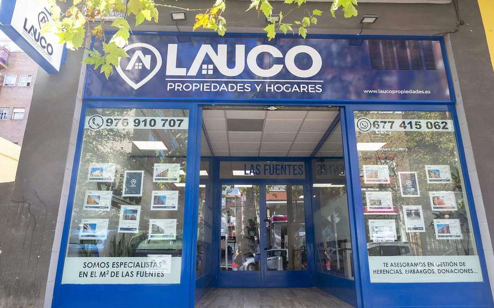 Fachada de la oficina de Lauco Propiedades y Hogares en Zaragoza