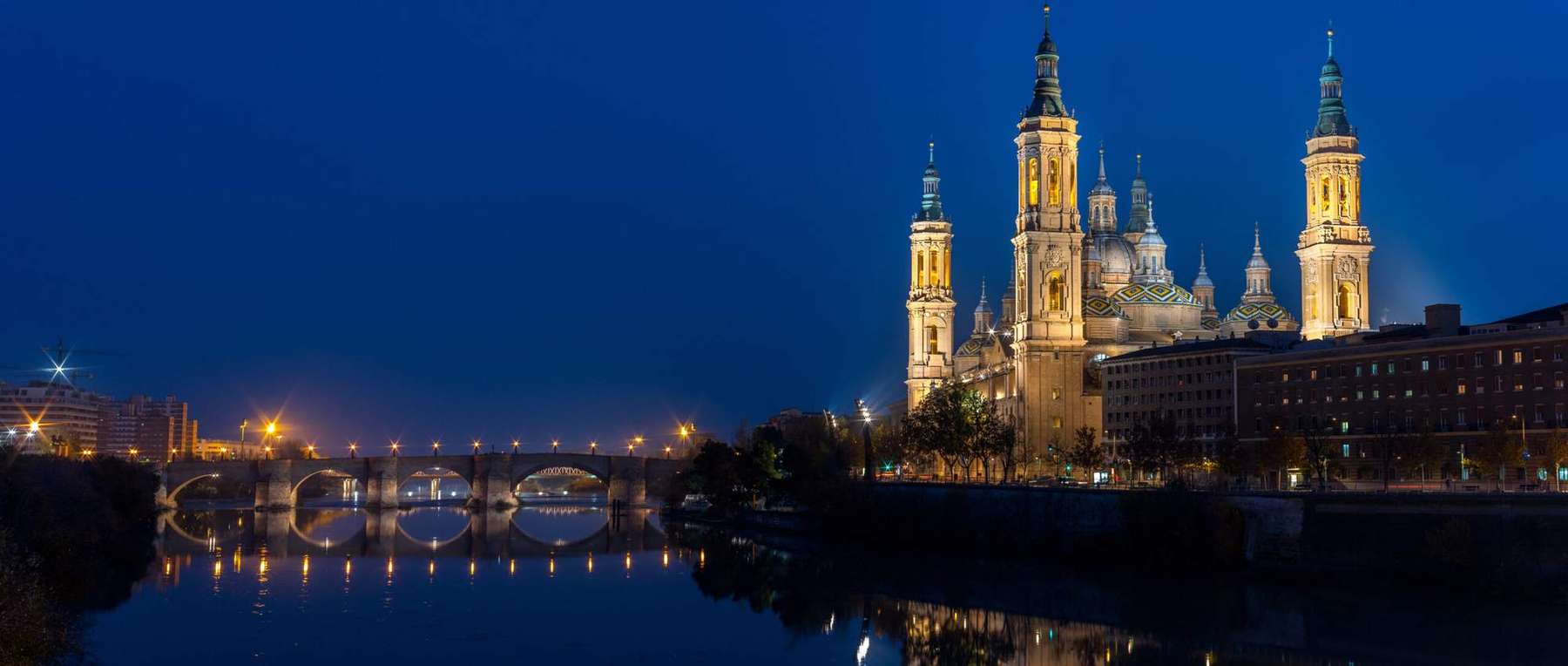 Basílica del Pilar y Puente de Piedra sobre el Ebro, Zaragoza
