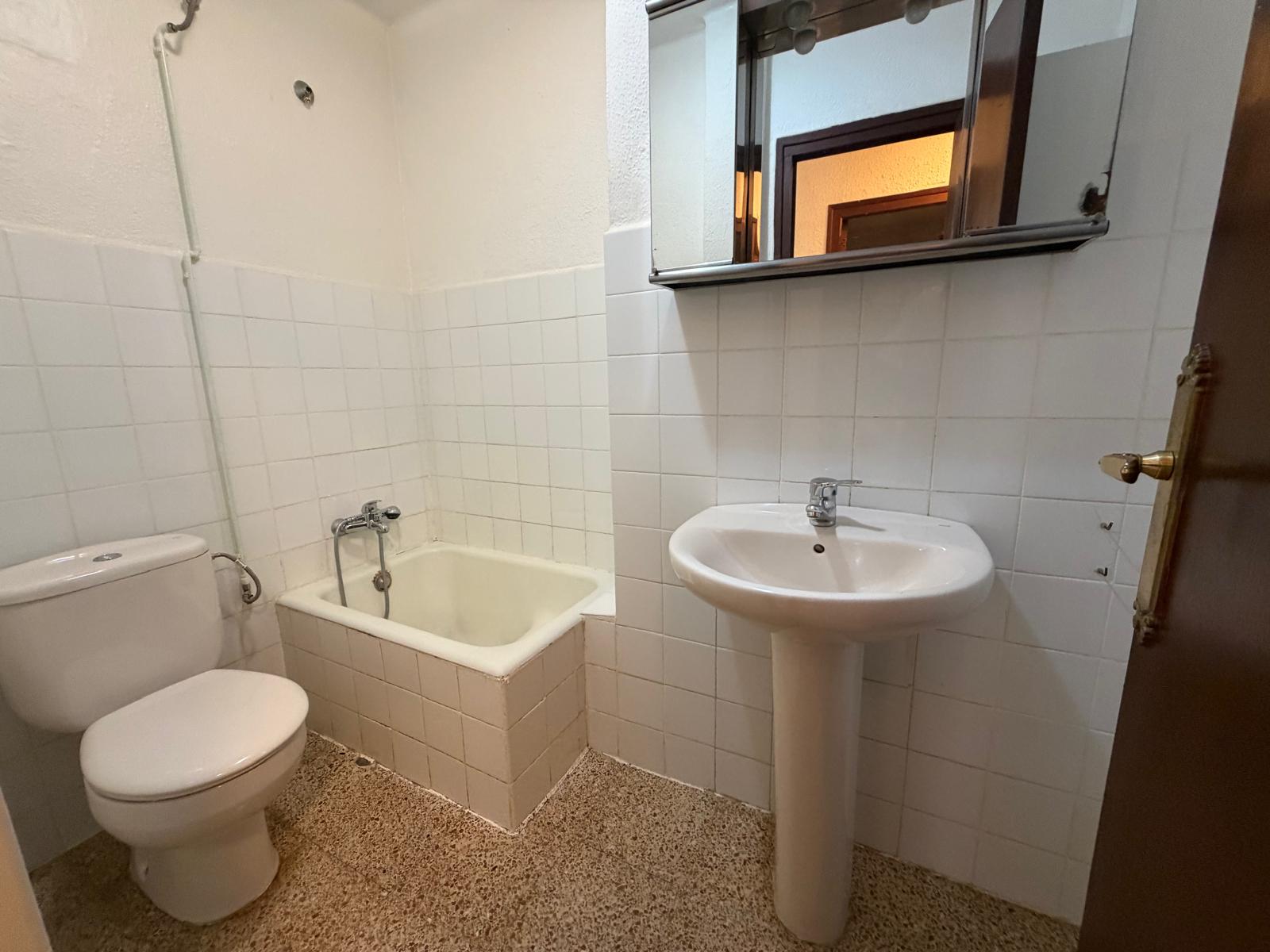 Monasterio de Obarra, Zaragoza, Zaragoza, 3 Habitaciones Habitaciones, 0 ,1 BañoBathrooms,Piso,En Venta,Monasterio de Obarra,0,1106 Monasterio de Obarra, Zaragoza, Zaragoza, 3 Habitaciones Habitaciones, 0 ,1 BañoBathrooms,Piso,En Venta,Monasterio de Obarra,0,1106