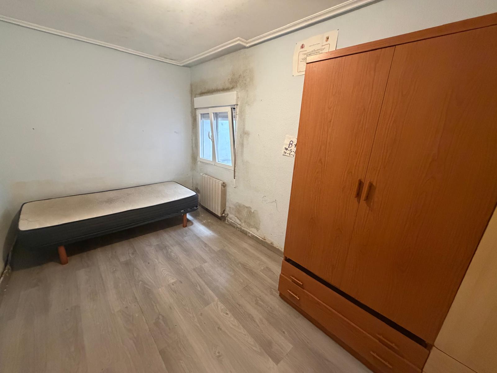 3 Dormitorio Habitaciones, 0 ,1 BañoBathrooms,Piso,En Venta,0,LK-EAA983 3 Dormitorio Habitaciones, 0 ,1 BañoBathrooms,Piso,En Venta,0,LK-EAA983