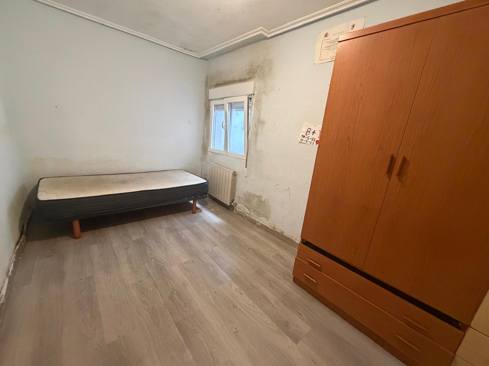 3 Dormitorio Habitaciones, 0 ,1 BañoBathrooms,Piso,En Venta,0,LK-EAA983 3 Dormitorio Habitaciones, 0 ,1 BañoBathrooms,Piso,En Venta,0,LK-EAA983
