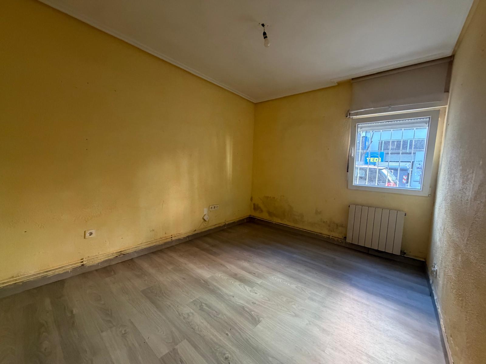 3 Dormitorio Habitaciones, 0 ,1 BañoBathrooms,Piso,En Venta,0,LK-EAA983 3 Dormitorio Habitaciones, 0 ,1 BañoBathrooms,Piso,En Venta,0,LK-EAA983